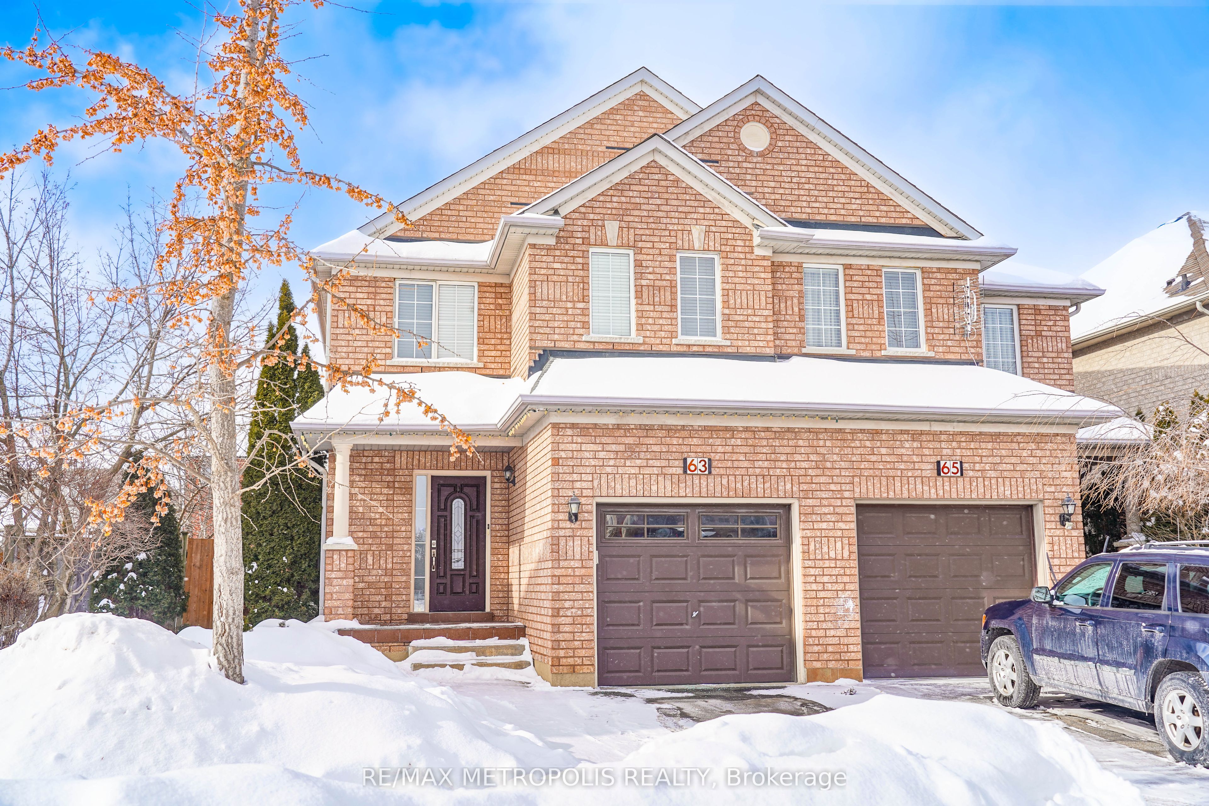 63 Echo Ridge Crescent