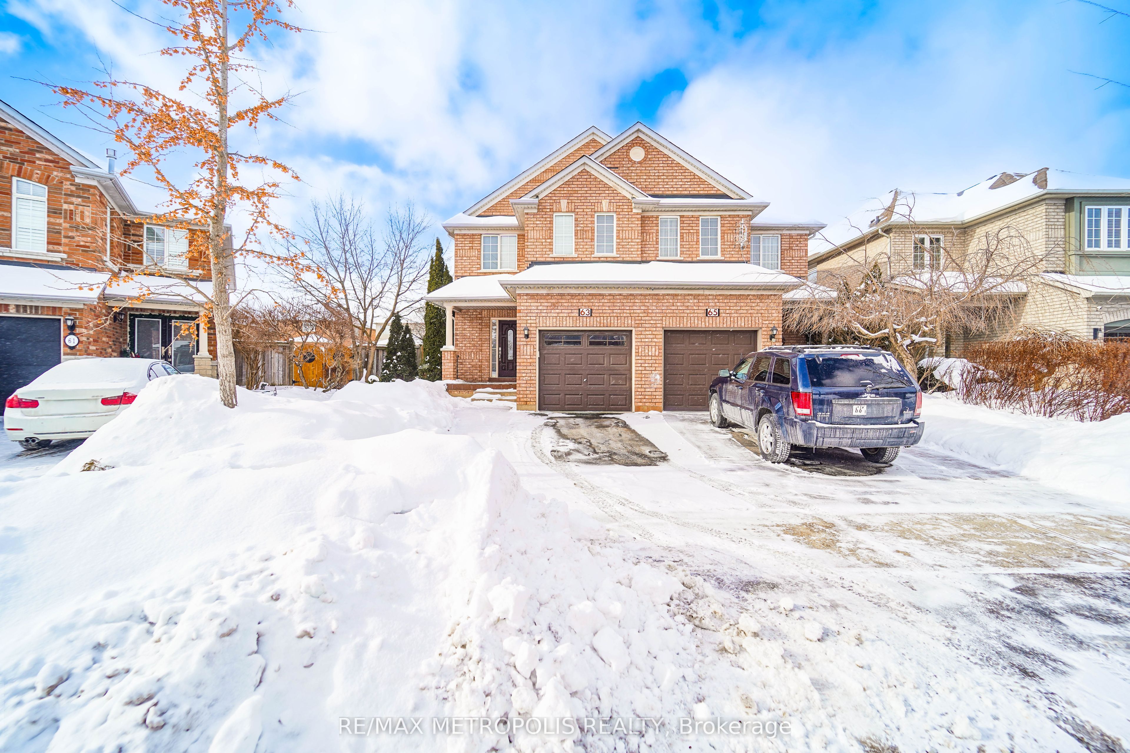 63 Echo Ridge Crescent