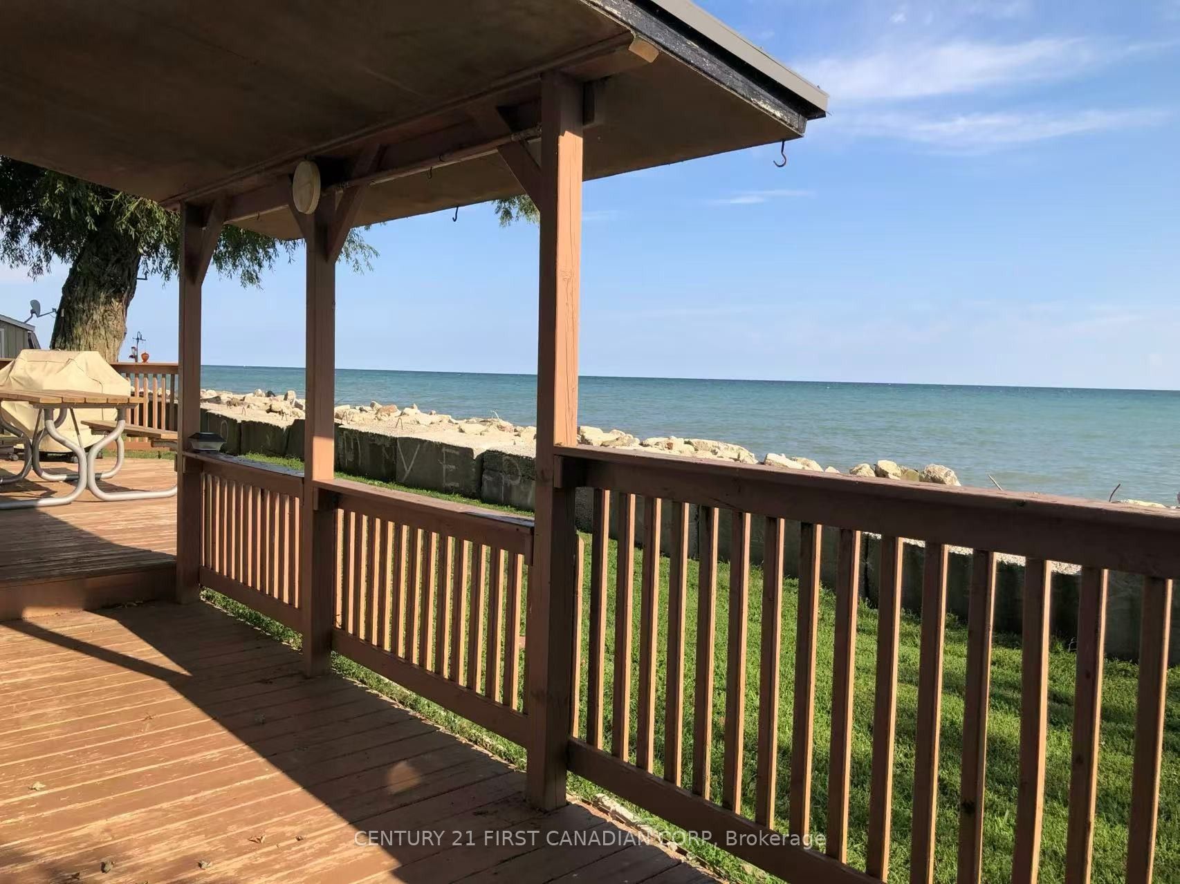 Photo 1 of 13 — 18008 Erie Shore Drive, Chatham-Kent, ON N0P 1A0