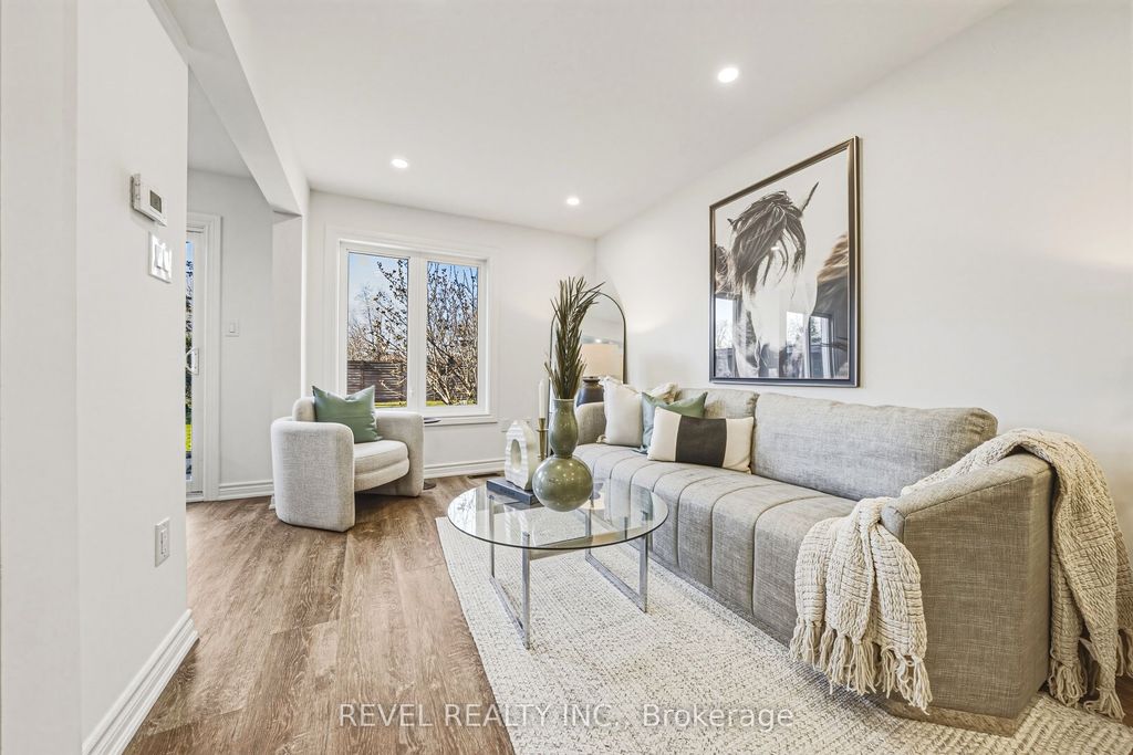 Photo of 1588 South Parade Court #72, Mississauga, ON L5M 6E7 (MLS # W12932150)