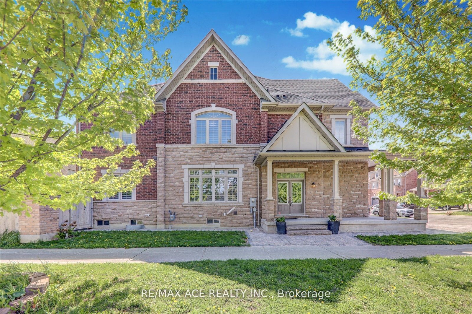 1 Goldthread Terrace