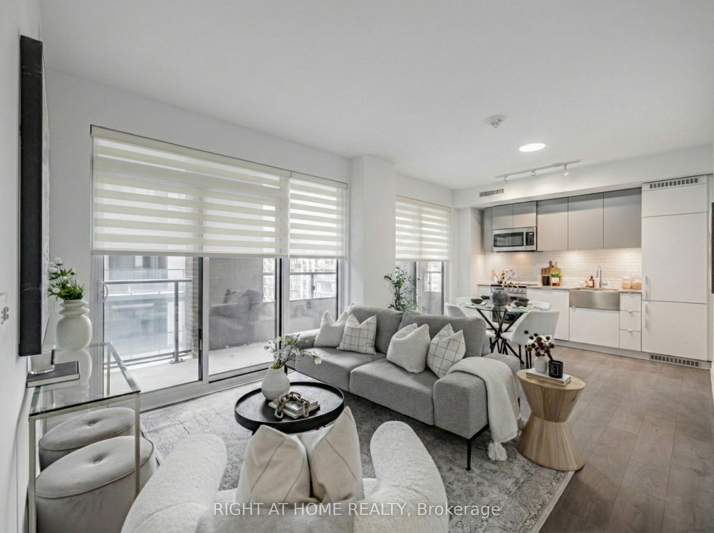 270 Dufferin Street 815