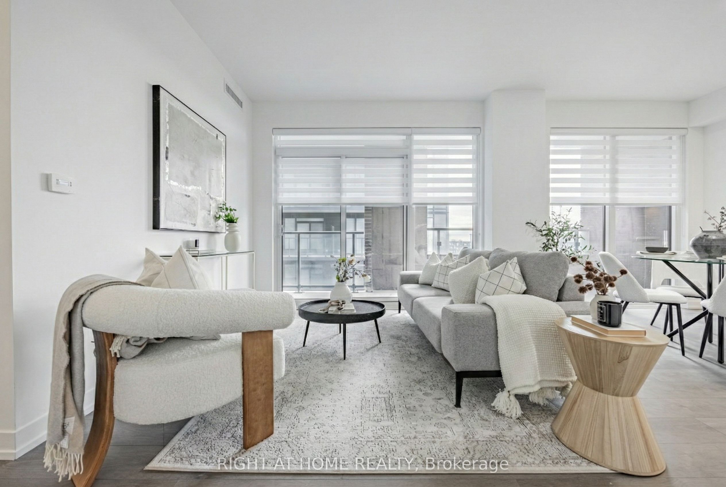 270 Dufferin Street 815