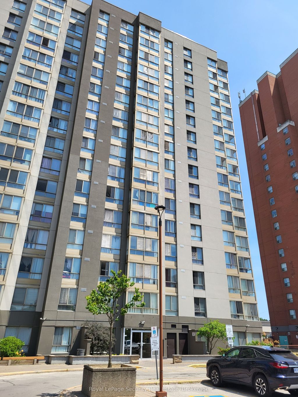 Photo of 2470 Eglinton Avenue W #605, Toronto, ON M6M 5E7 (MLS # W12294645)