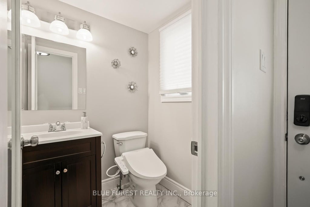 Photo of 25 ERICA Crescent #16, London South, ON N6E 3R7 (MLS # X13777462)