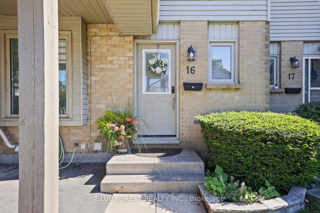 Photo of 25 ERICA Crescent #16, London South, ON N6E 3R7 (MLS # X13777462)