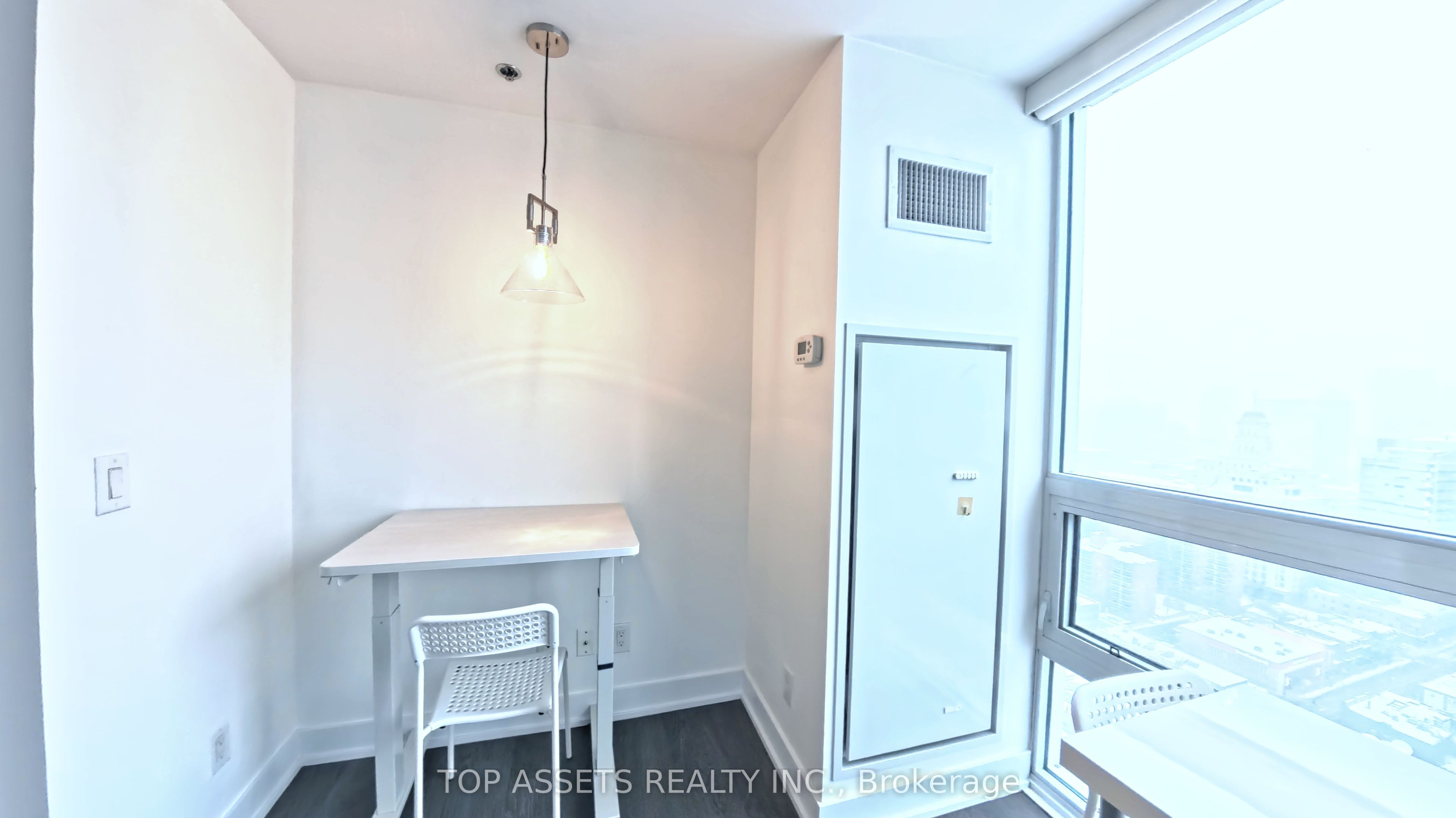 318 Richmond Street W 3006