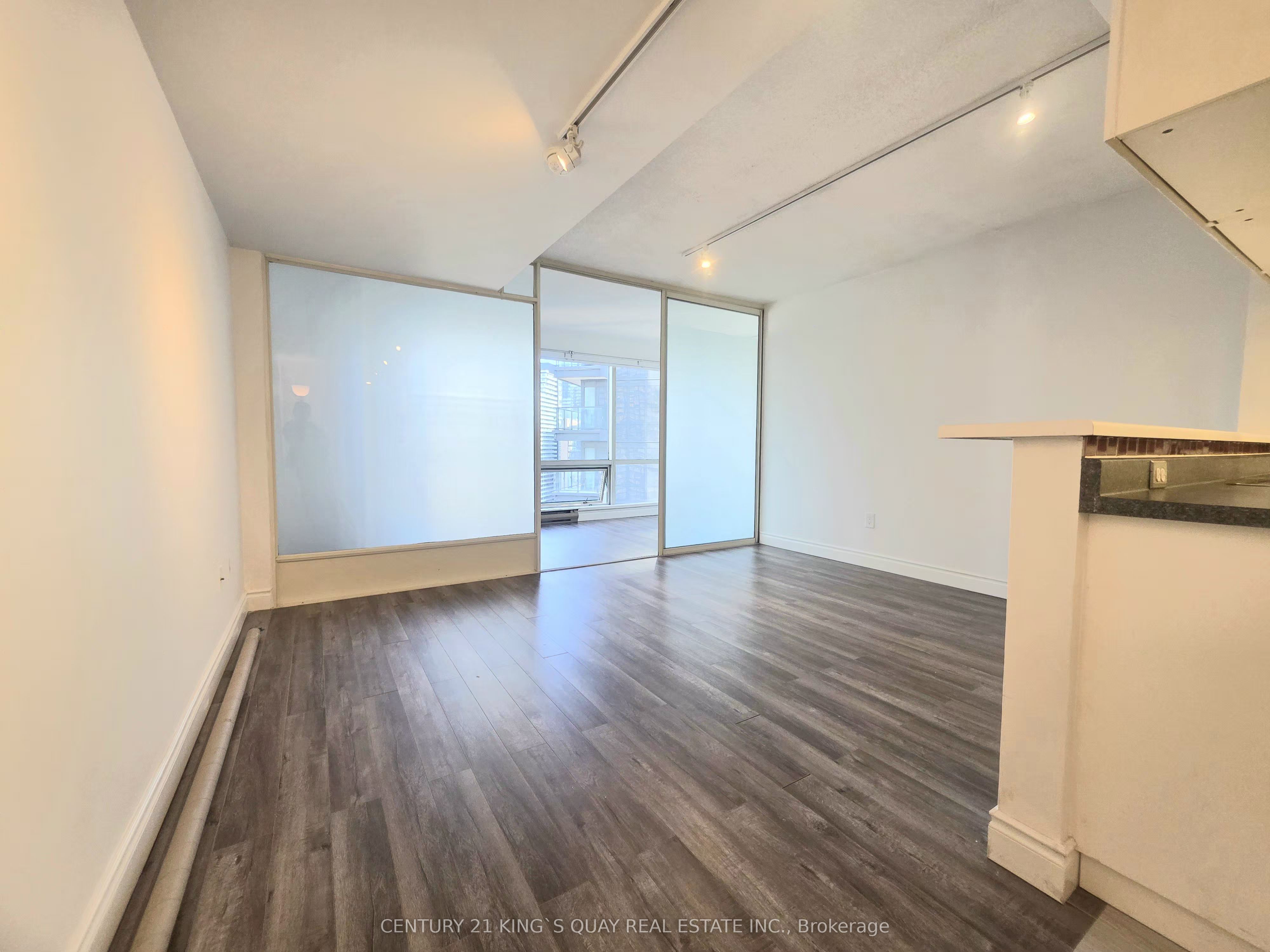 1001 Bay Street 2513