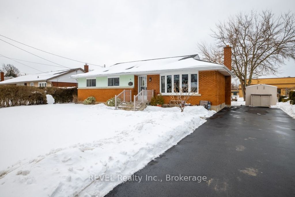 Photo of 87 Royal Manor Drive, St. Catharines, ON L2M 4L9 (MLS # X12784844)