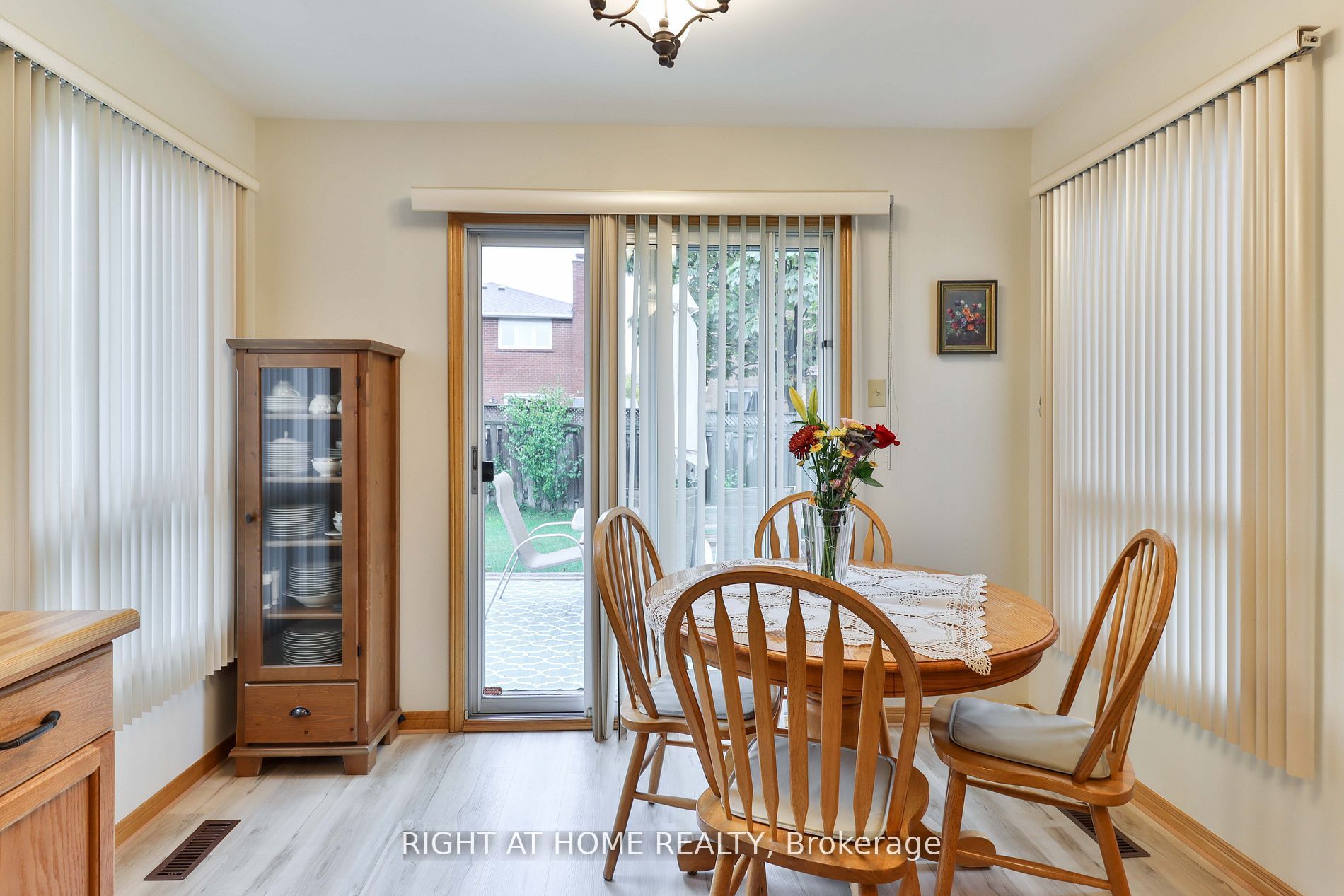 1433 Bough Beeches Boulevard