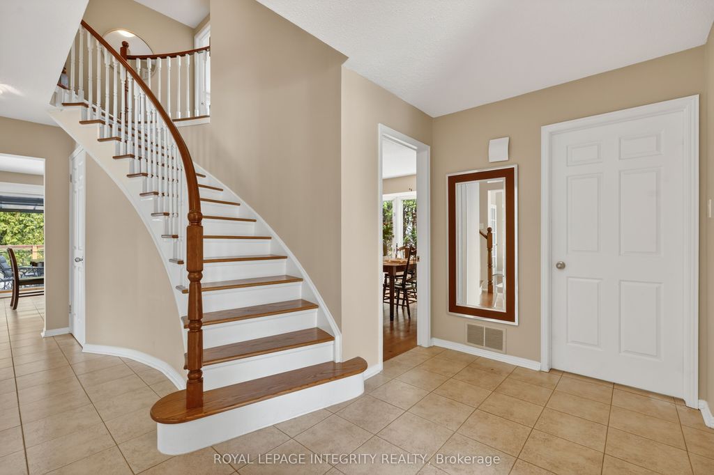 Photo of 6020 Vineyard Drive, Orleans - Convent Glen and Area, ON K1C 2M5 (MLS # X12898010)