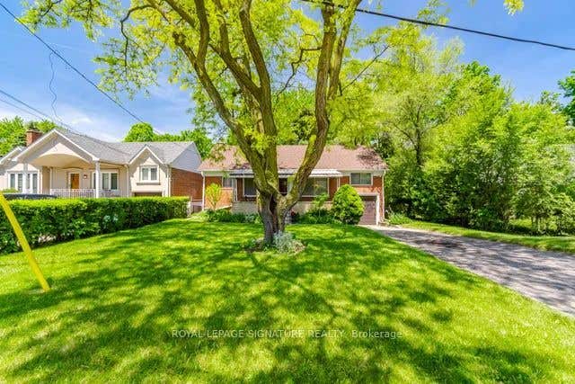 Photo of 16 King Georges Drive, Toronto, ON M6M 2G9 (MLS # W13236846)