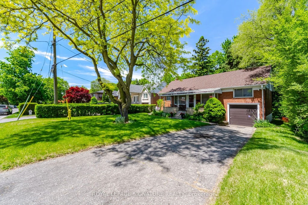 Photo of 16 King Georges Drive, Toronto, ON M6M 2G9 (MLS # W13236846)