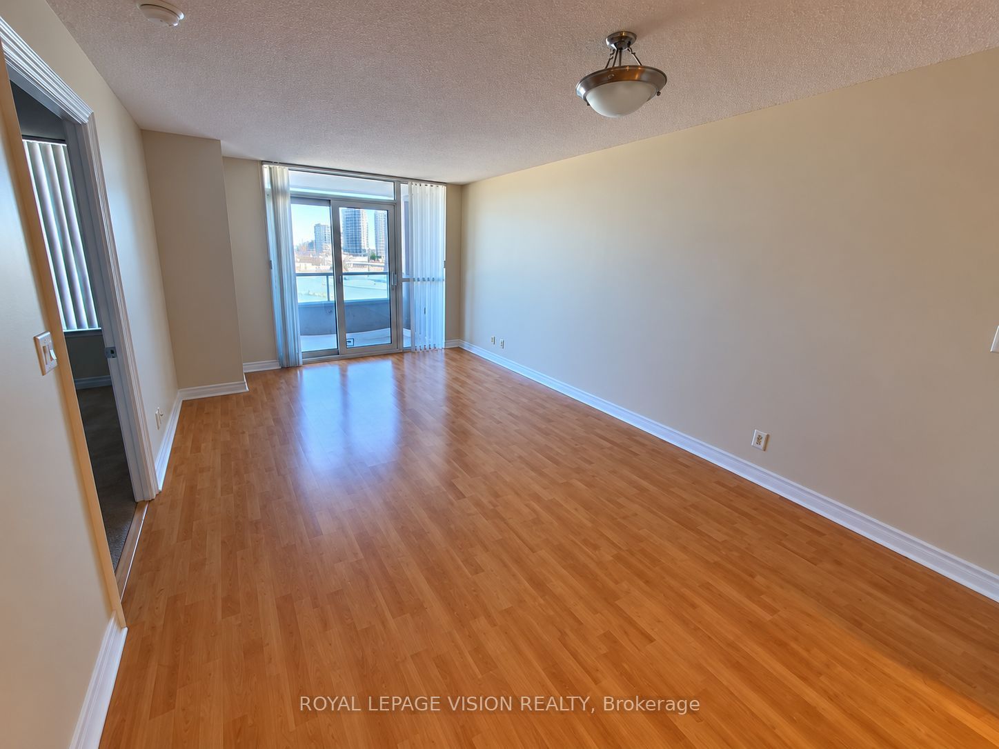33 Cox Boulevard 327