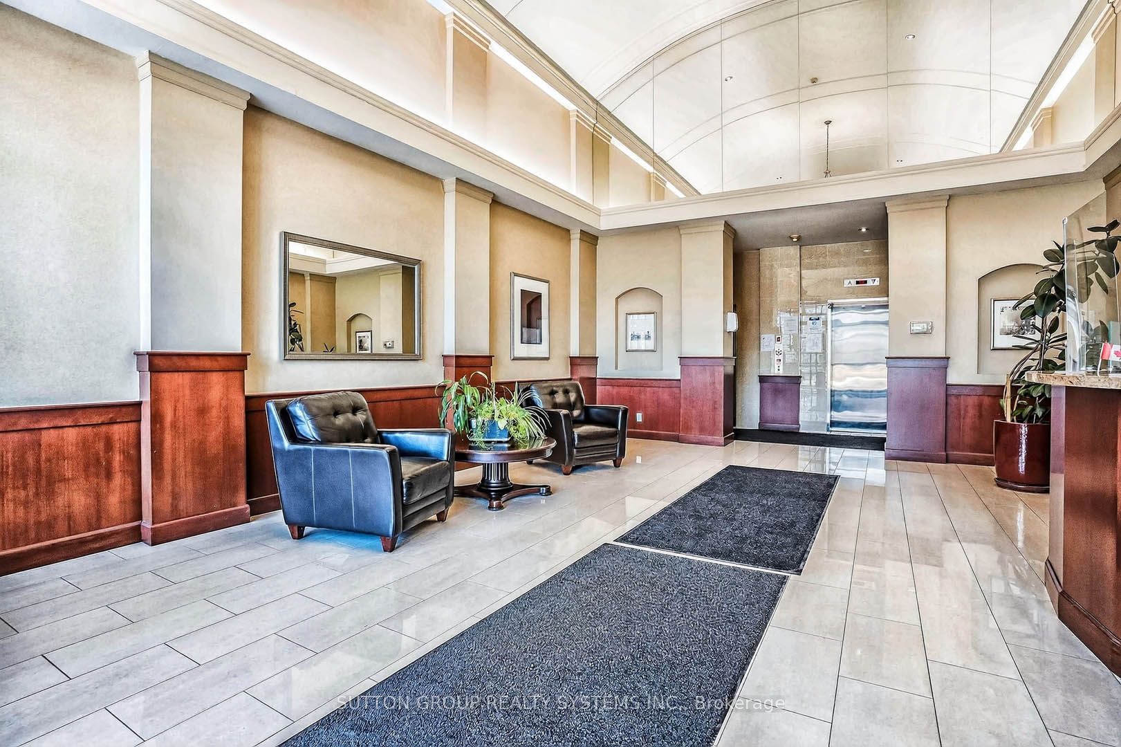 1359 Rathburn Road E 902