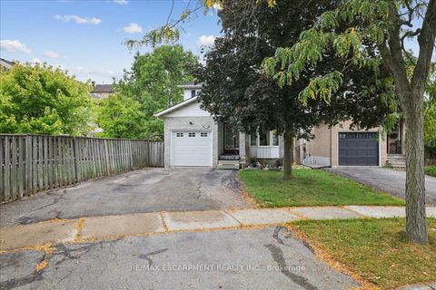 1582 Riley Avenue Burlington ON L7M 3T6