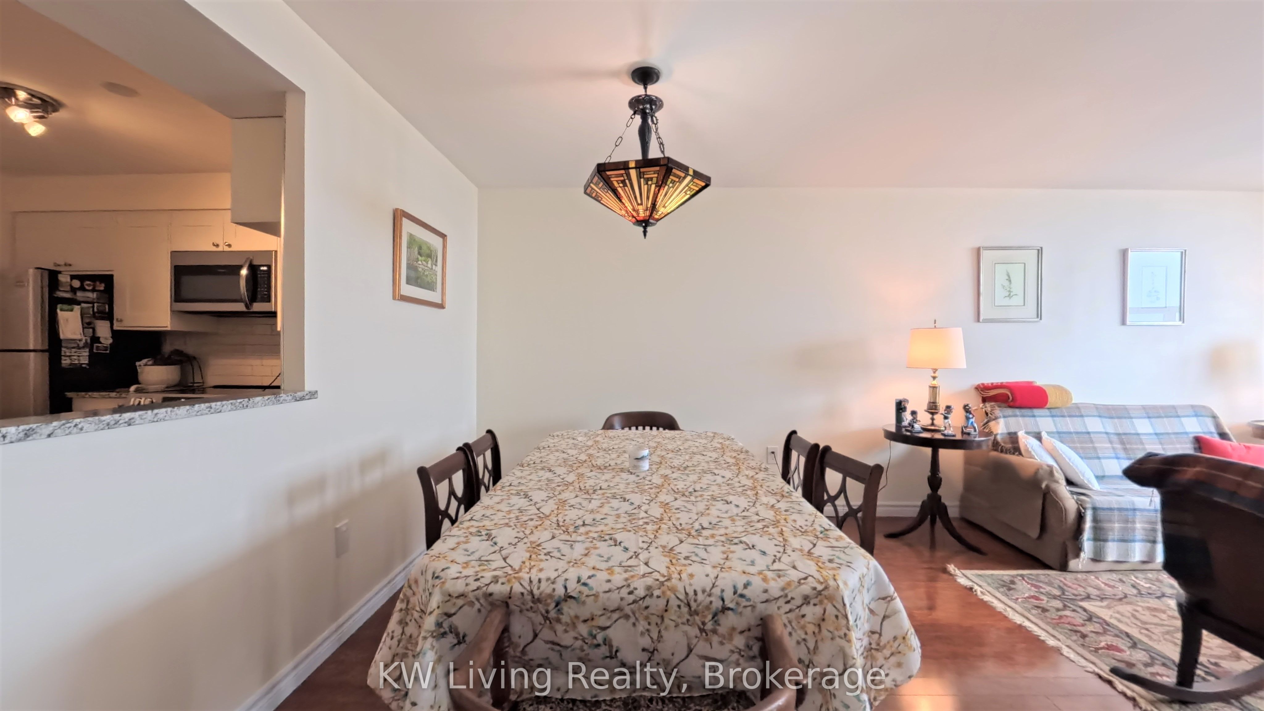 3845 Lake Shore Boulevard W 1610