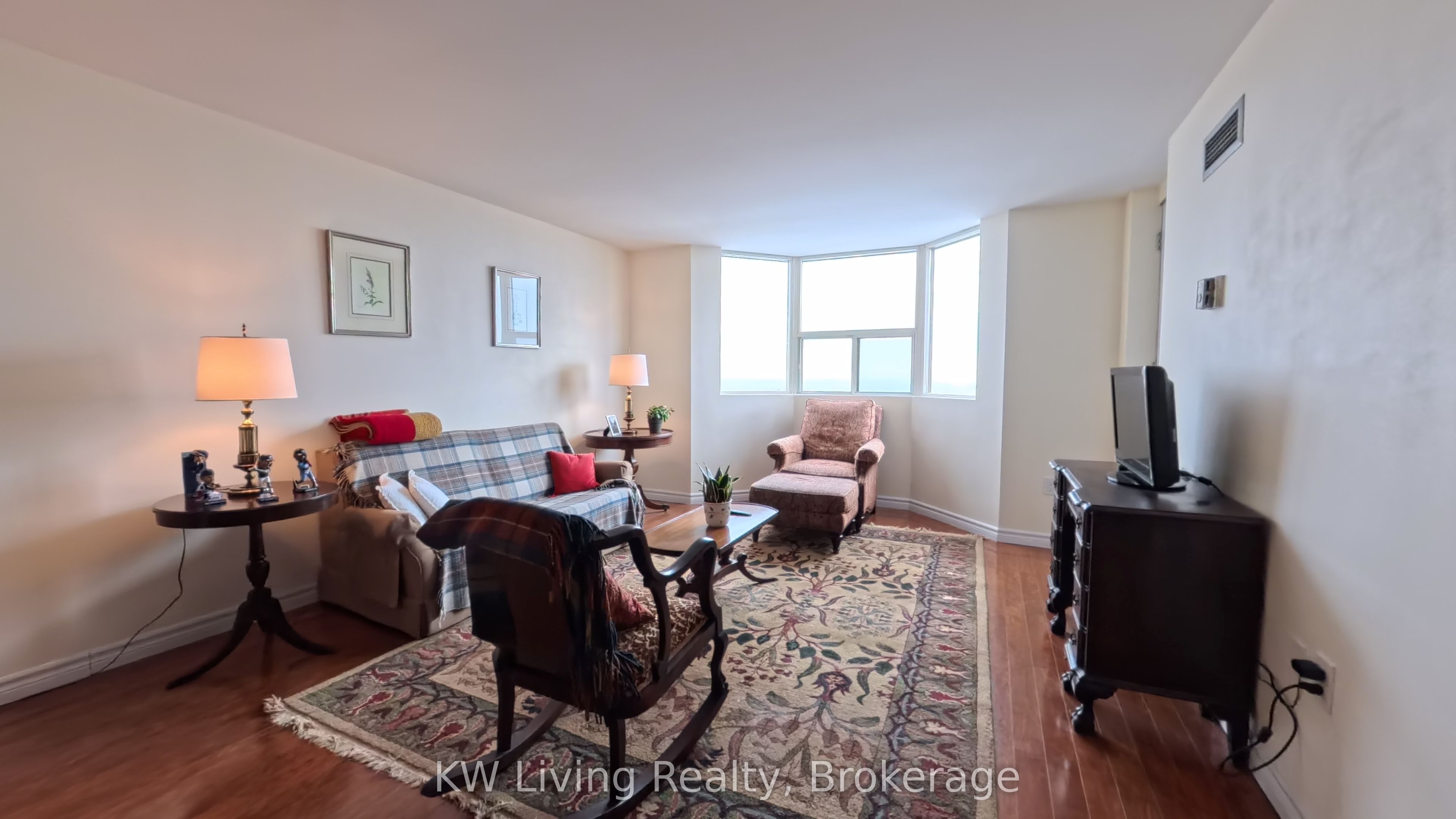 3845 Lake Shore Boulevard W 1610