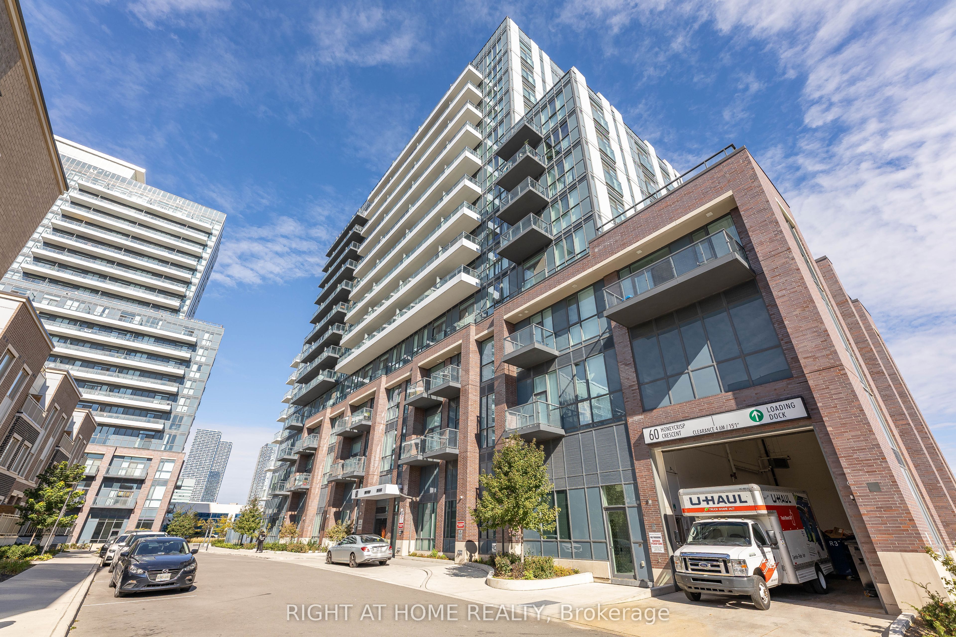 60 Honeycrisp Crescent 212