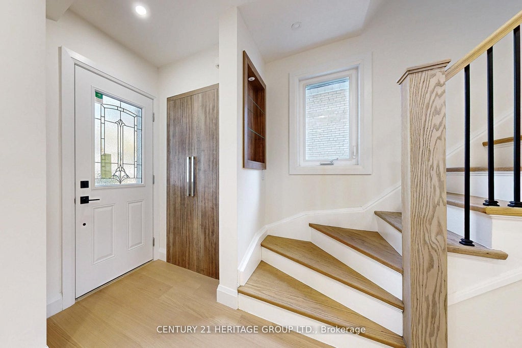 Photo of 547 Melrose Avenue, Toronto, ON M5M 2A4 (MLS # C13598162)