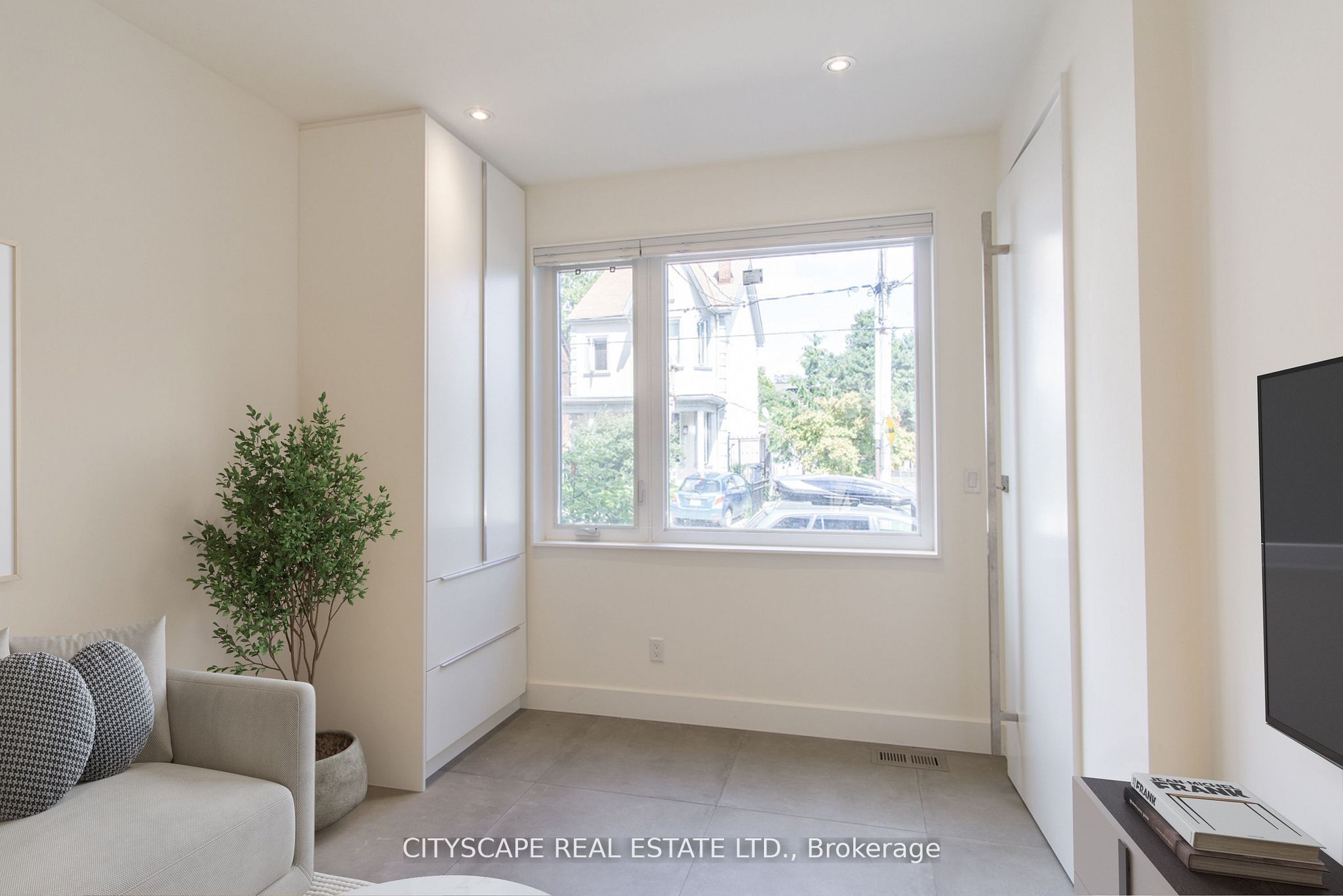 98 Manning Avenue Main