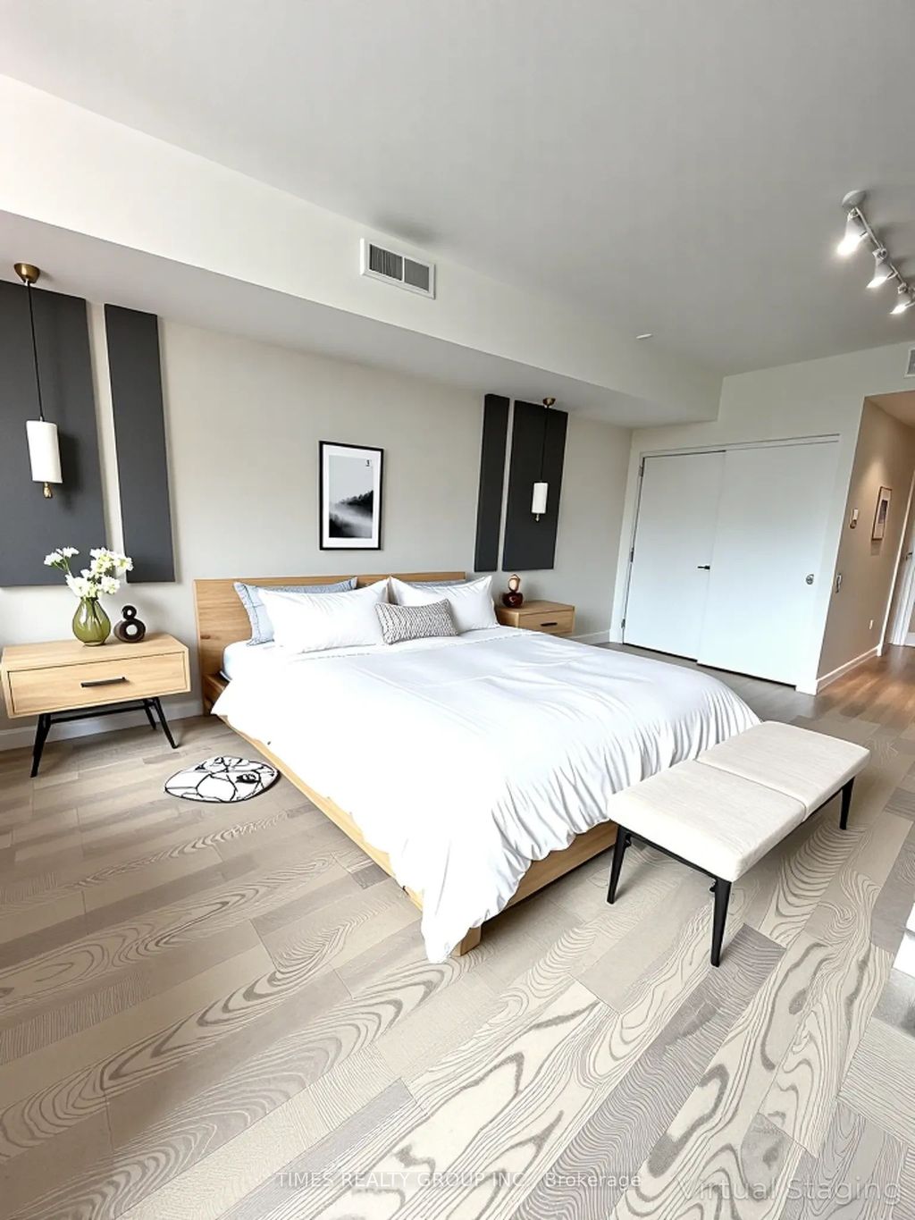 Photo of 60 Colborne Street #607, Toronto, ON M5E 1E3 (MLS # C12901074)