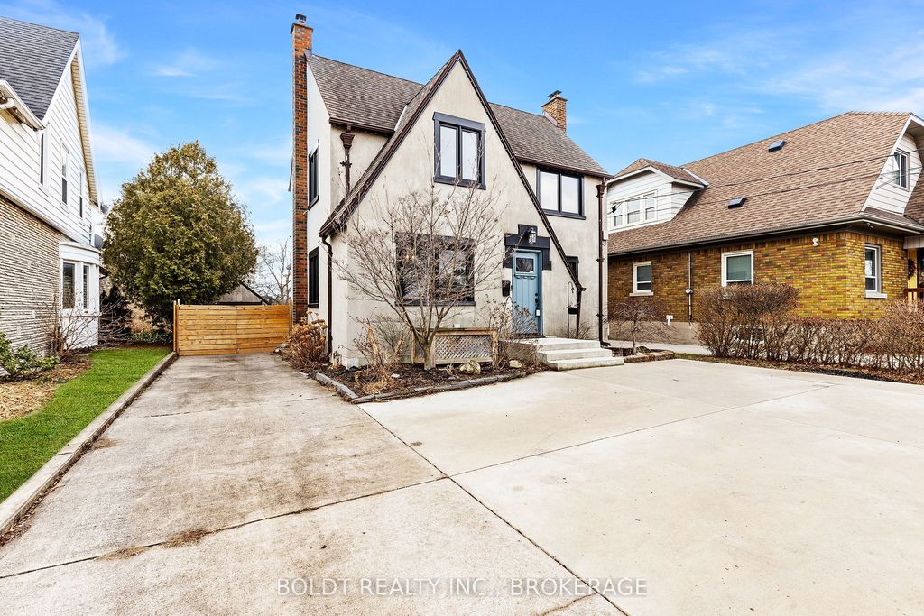 Photo of 322 Queenston Street, St. Catharines, ON L2P 2X7 (MLS # X12863730)