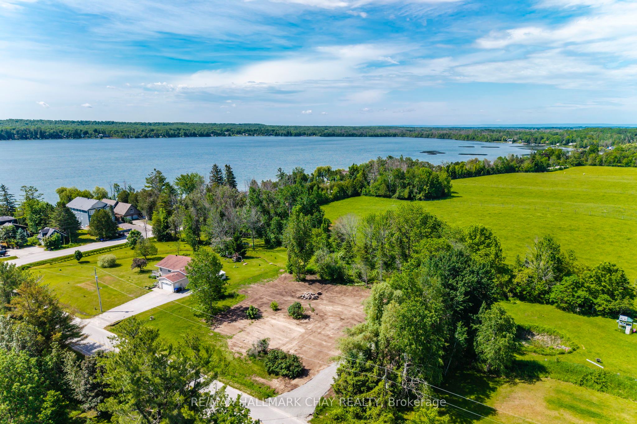 Photo 1 of 32 — 2322 North Orr Lake Road, Springwater, ON L0L 1P0