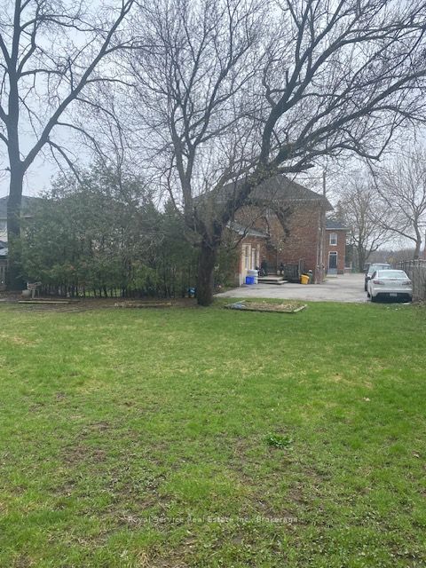 Photo of 102-C Queen Street, Clarington, ON L1C 1M6 (MLS # E13758120)