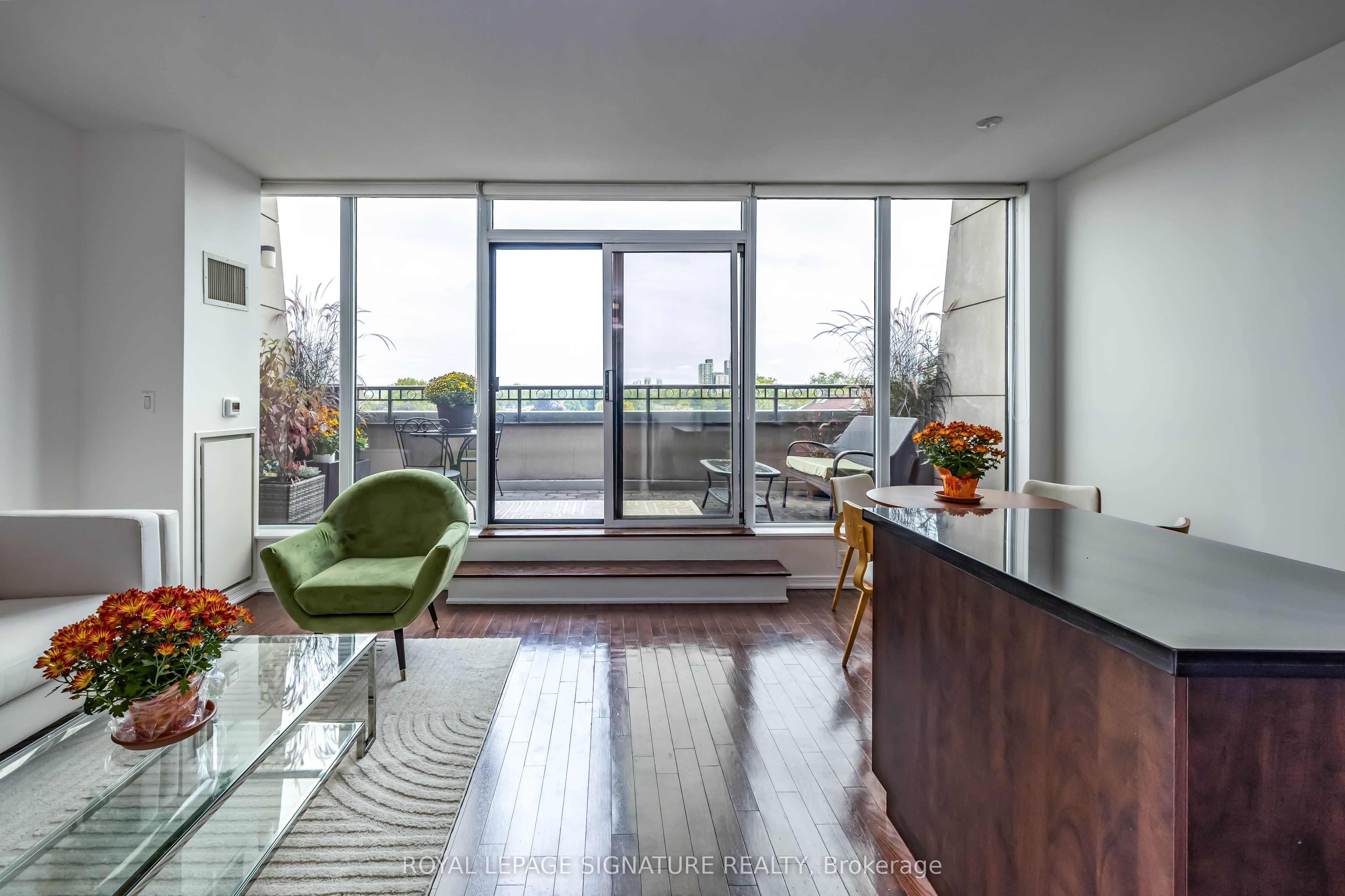 308 Palmerston Avenue PH07