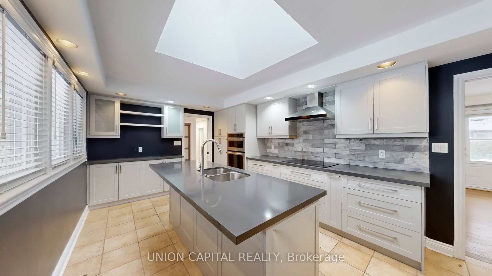 16 Cavalier Crescent