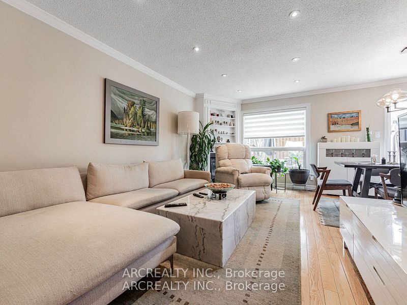 49 White Boulevard