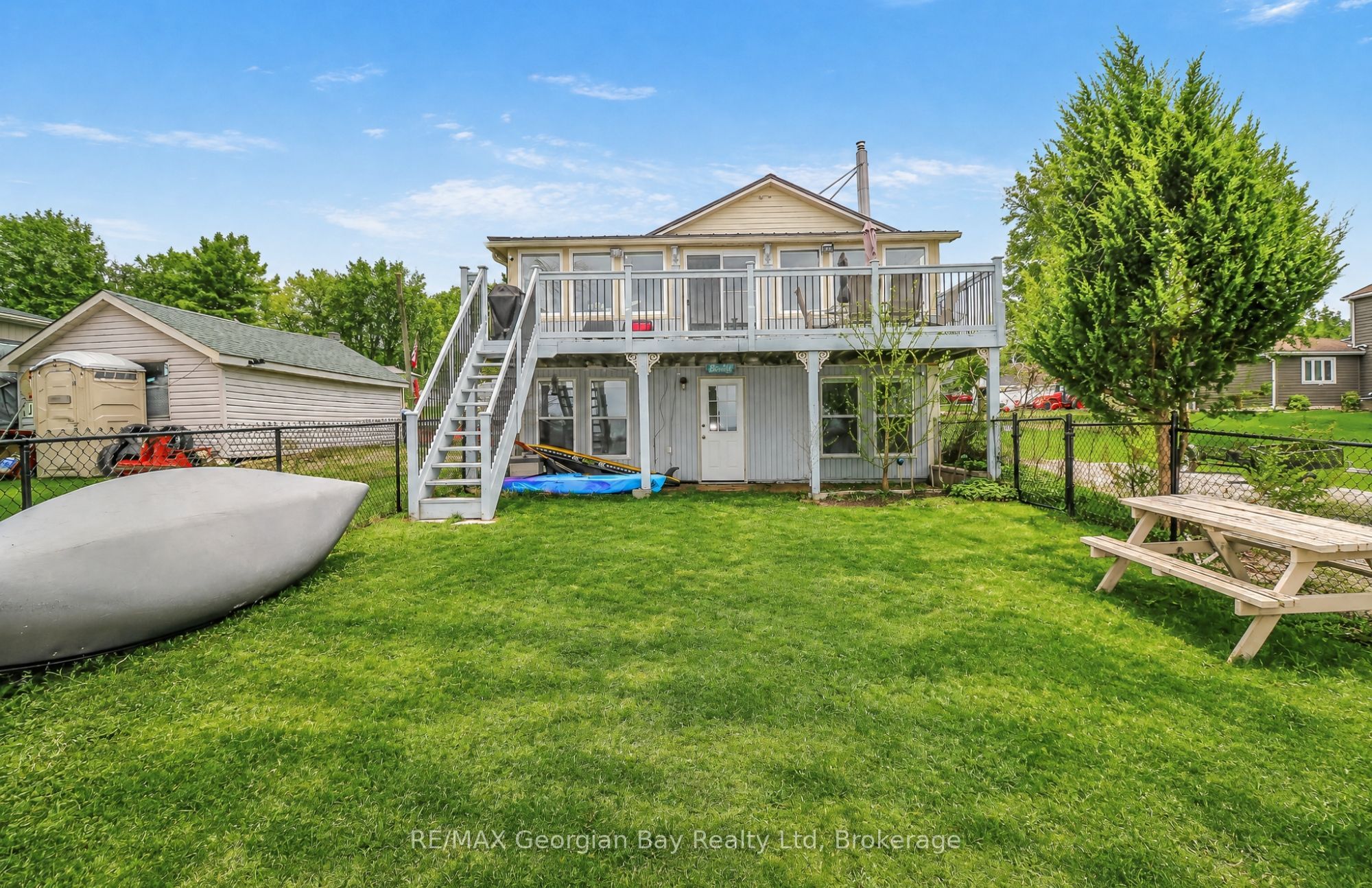 12 Robins Point Road