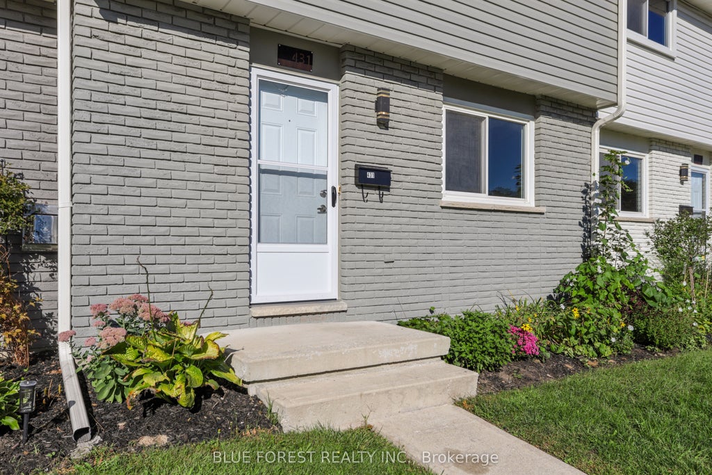 Photo of 431 Griffith Street, London South, ON N6K 2S3 (MLS # X13778274)