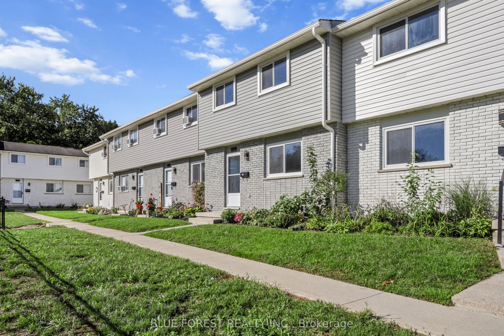 Photo of 431 Griffith Street, London South, ON N6K 2S3 (MLS # X13778274)