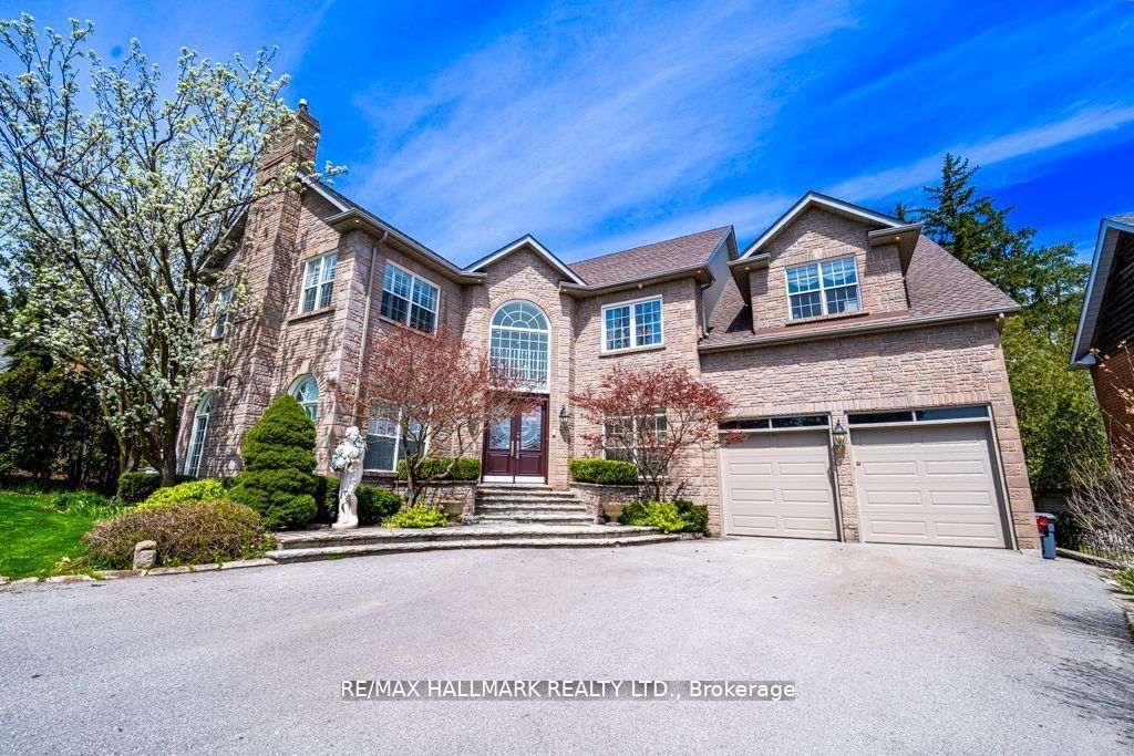 384 Kennedy Street W