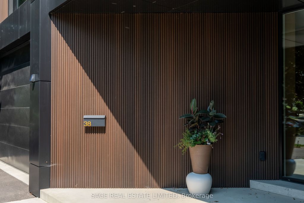 Photo of 38 Ravensbourne Crescent, Toronto, ON M9A 2A8 (MLS # W12691290)