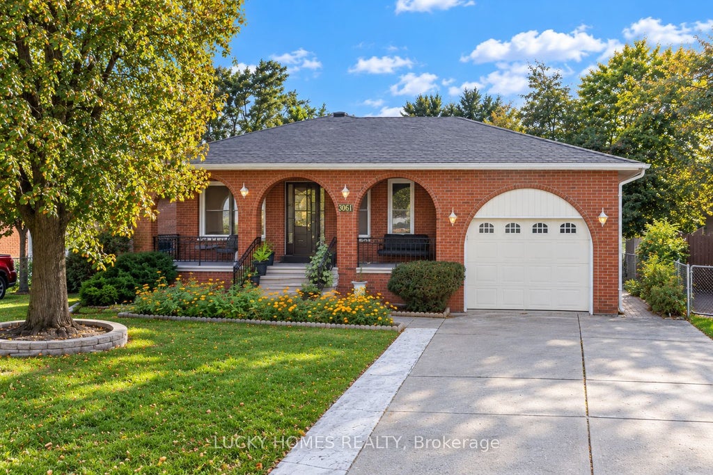 Photo of 3061 Lloyd George Boulevard, Windsor, ON N8T 2V3 (MLS # X14091316)