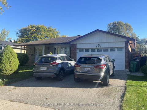 641 Eaglemount Crescent Upper Mississauga ON L5C 1N8