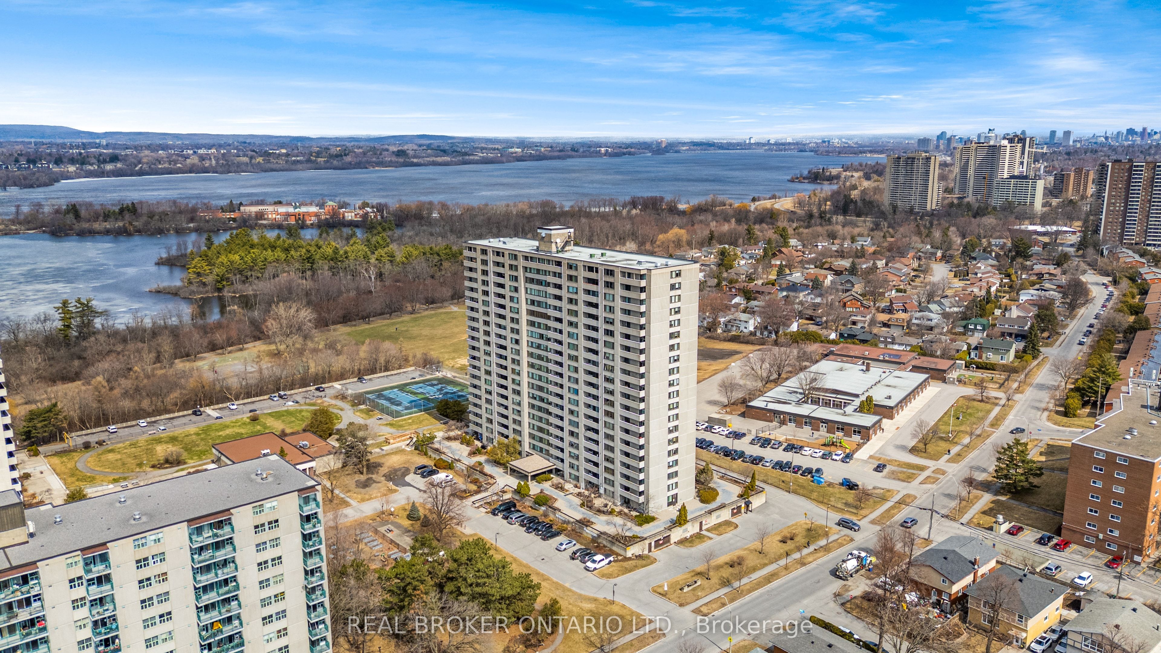 Photo 1 of 48 — 2625 Regina Street 506, Britannia - Lincoln Heights and Area, ON K2B 5W8