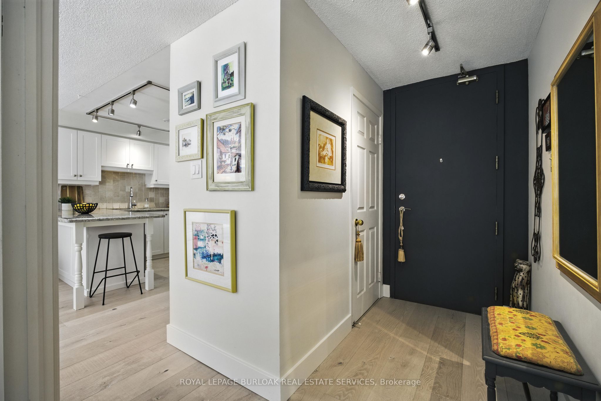 2210 Lakeshore Road 304
