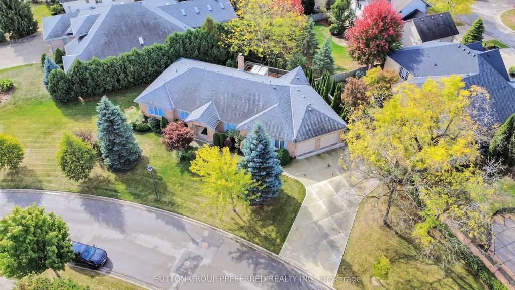 Photo of 1 Highland Woods Court, London South, ON N6C 5W9 (MLS # X12467503)