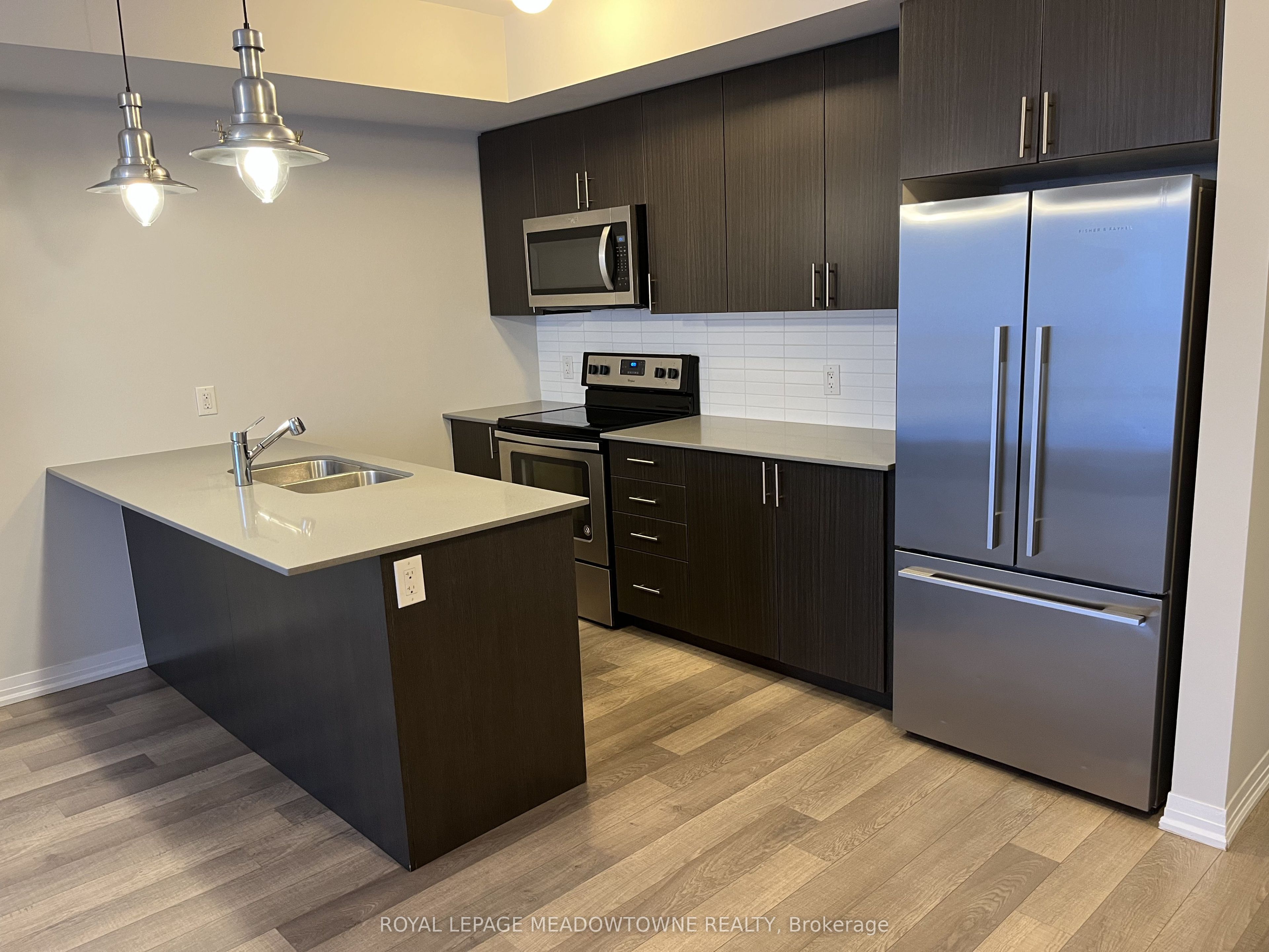 1208 Main Street 102
