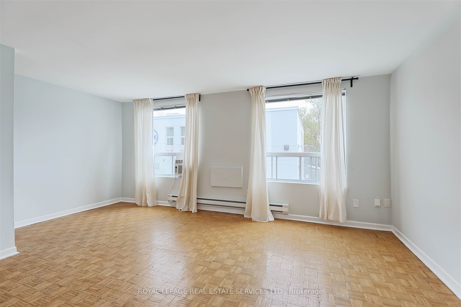 2875 Bloor Street W Back