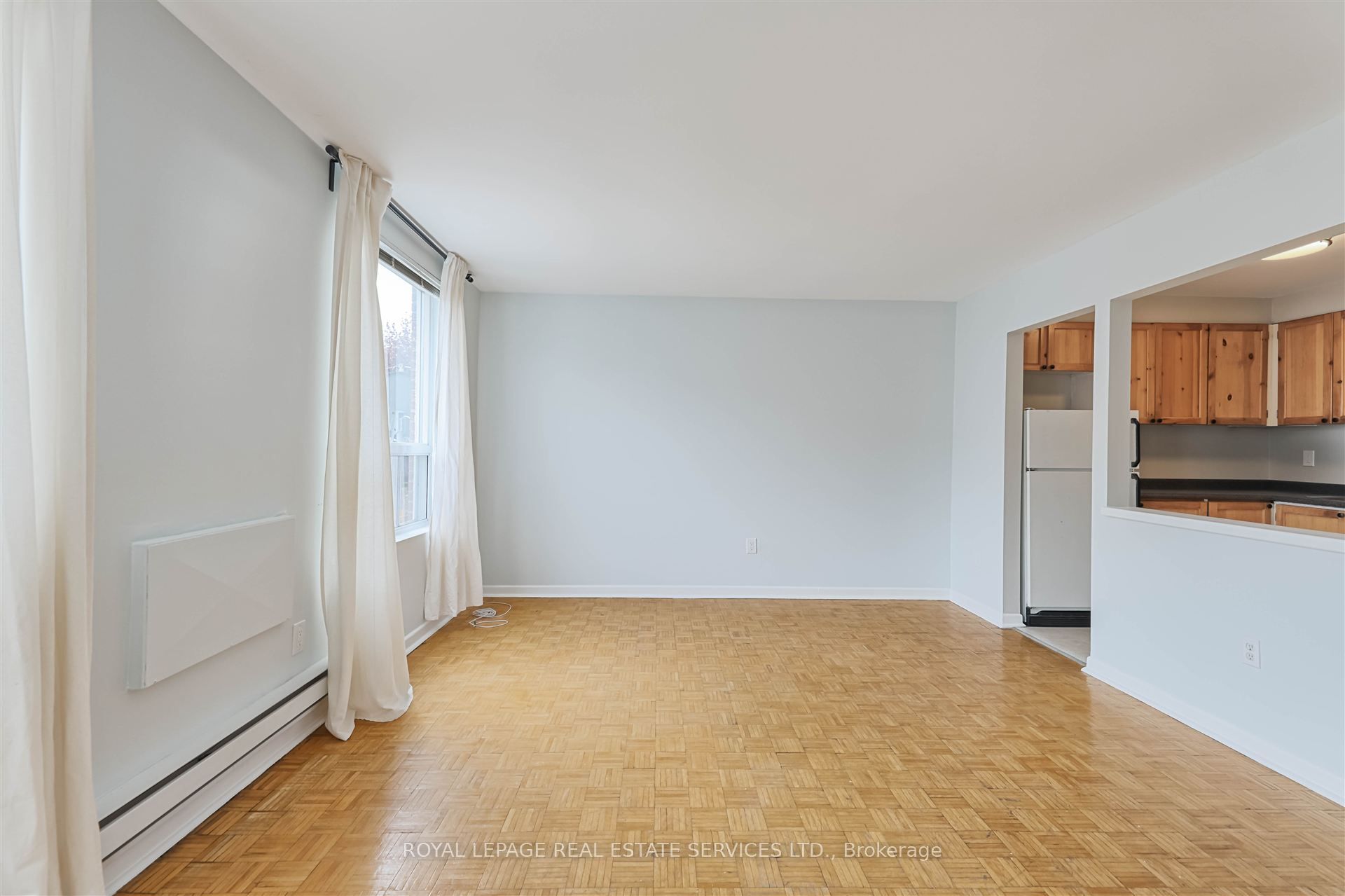 2875 Bloor Street W Back