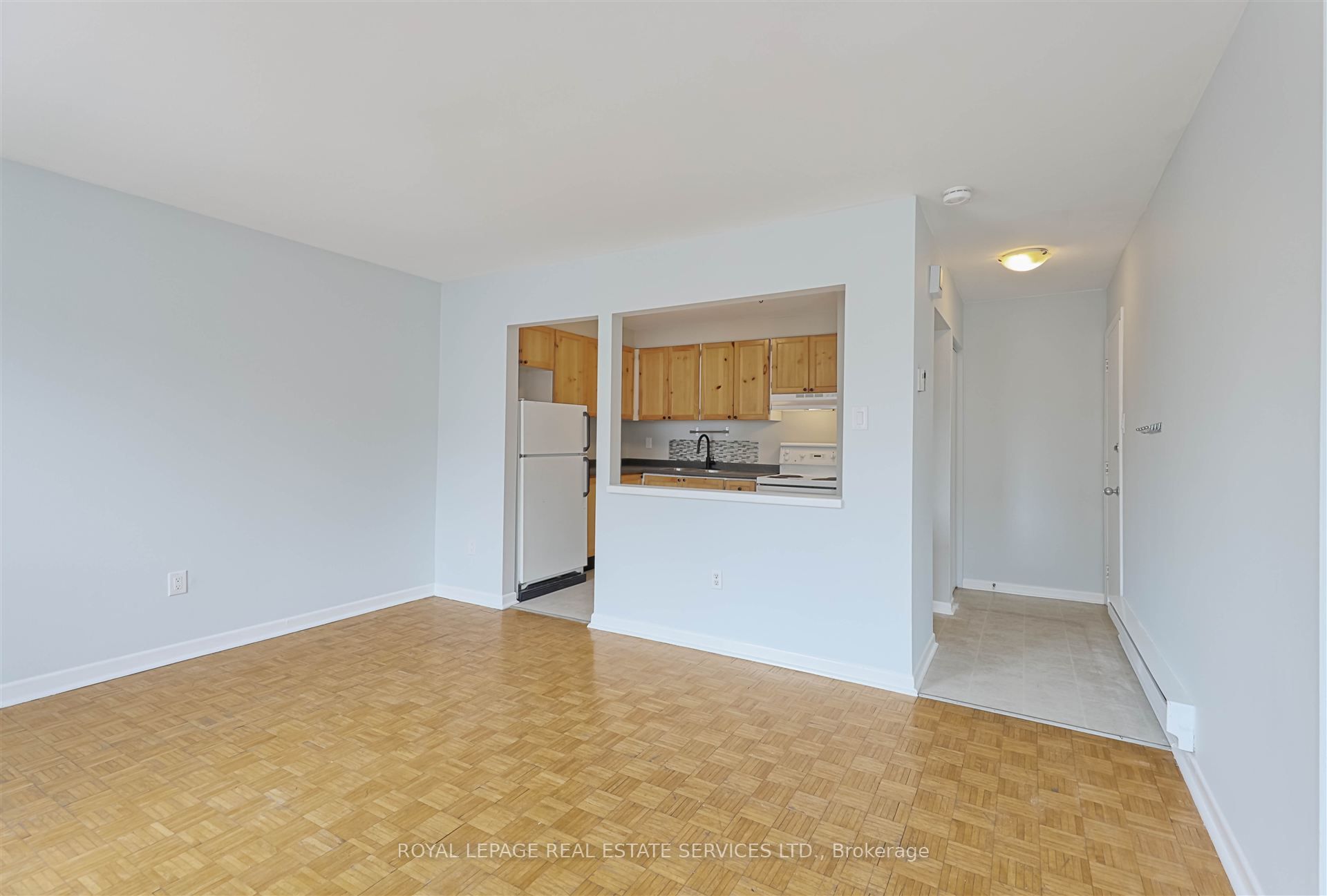2875 Bloor Street W Back