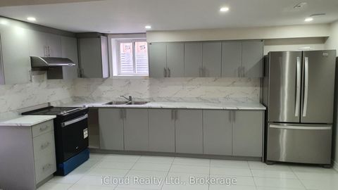 5 Inder Heights Drive Brampton ON L6Z 3M4