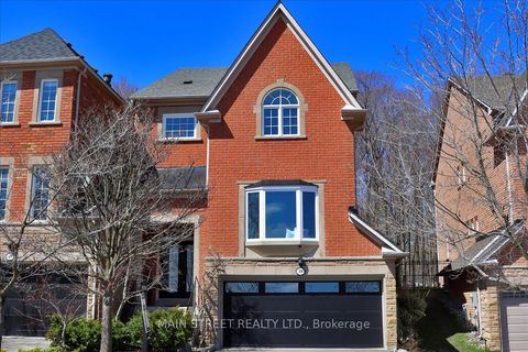 38 Carriage House Court Richmond Hill ON L4E 4V3