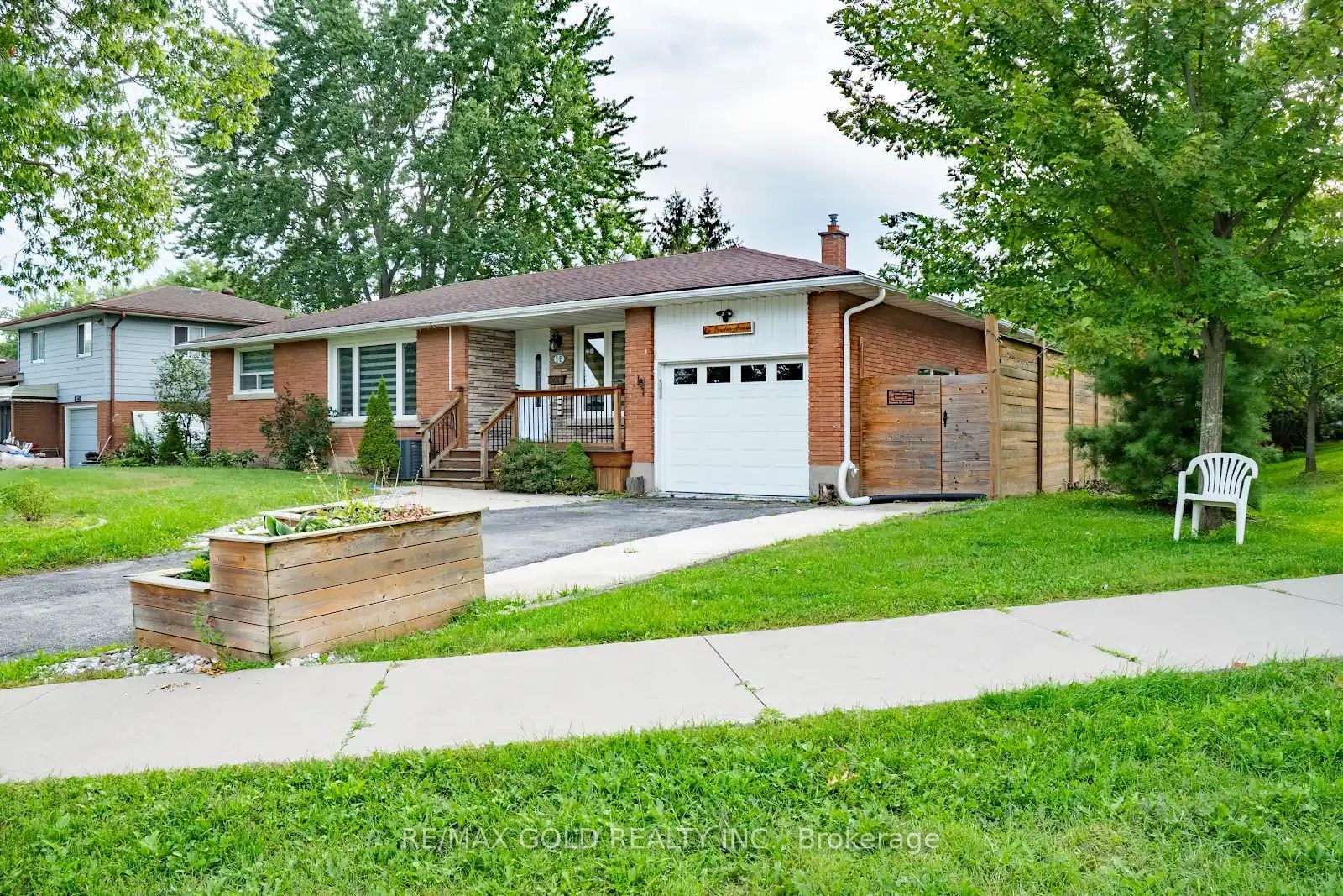 16 Braden Avenue