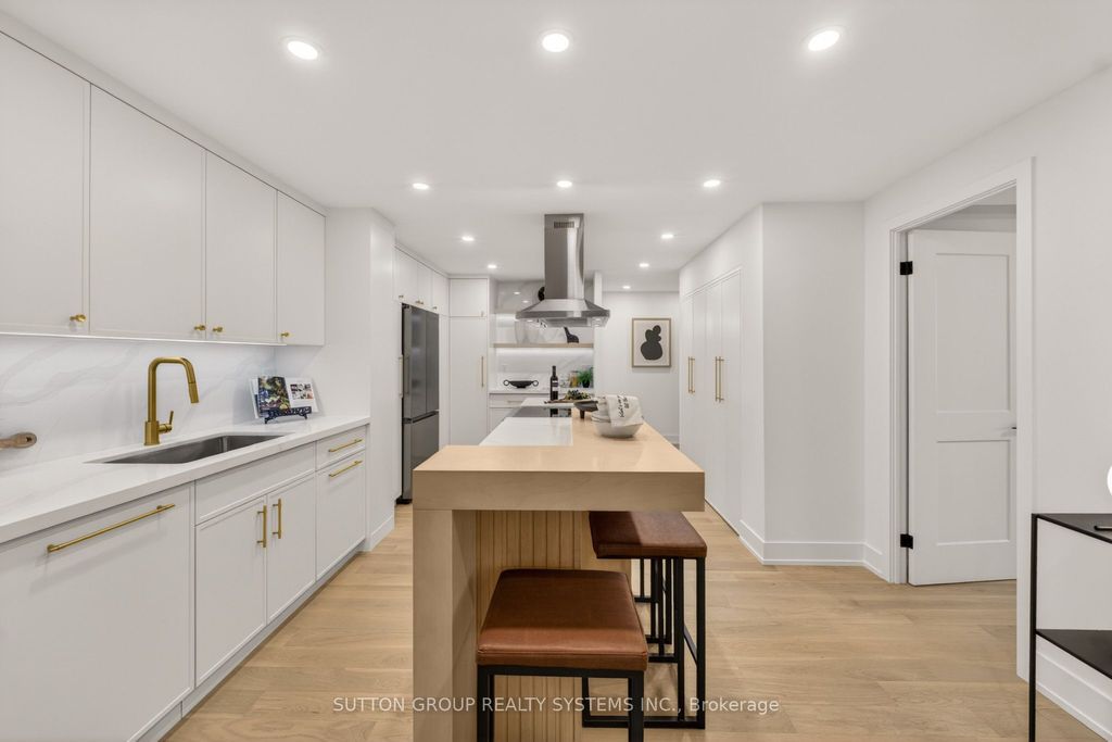 Photo of 820 Burnhamthorpe Road #1409, Toronto, ON M9C 4W2 (MLS # W13046322)